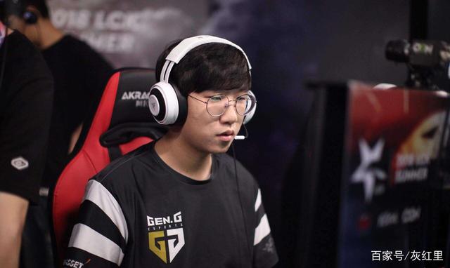 周围玩家需 周围玩家需