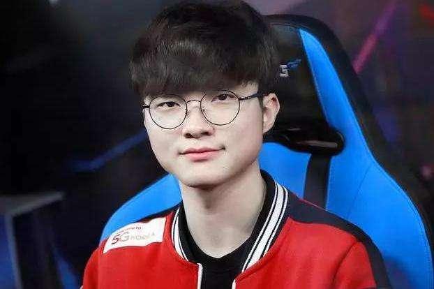 詹姆斯现身 詹姆斯现身