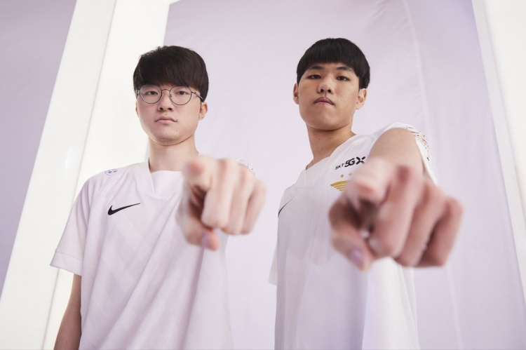 时表现得更 时表现得更